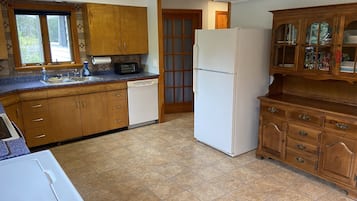 雪櫃、微波爐、焗爐、爐具