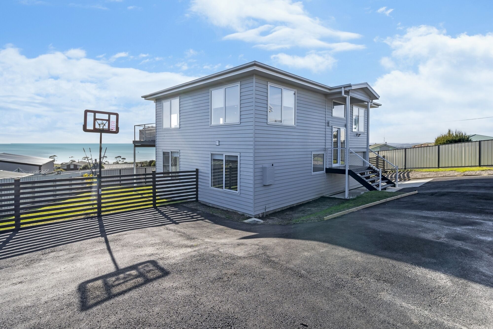 Vista Del Porto  -   Ocean bay views  Entire house  Sleeps 12  — image 5