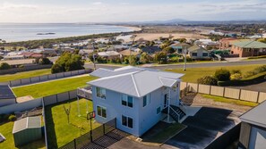 Exterior - Vista Del Porto - Ocean bay views Entire house Sleeps 12 (Bridport)