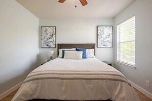 3 chambres, bureau, fer et planche à repasser, Wi-Fi gratuit