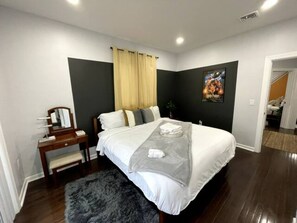 4 bedrooms, desk, iron/ironing board, travel crib