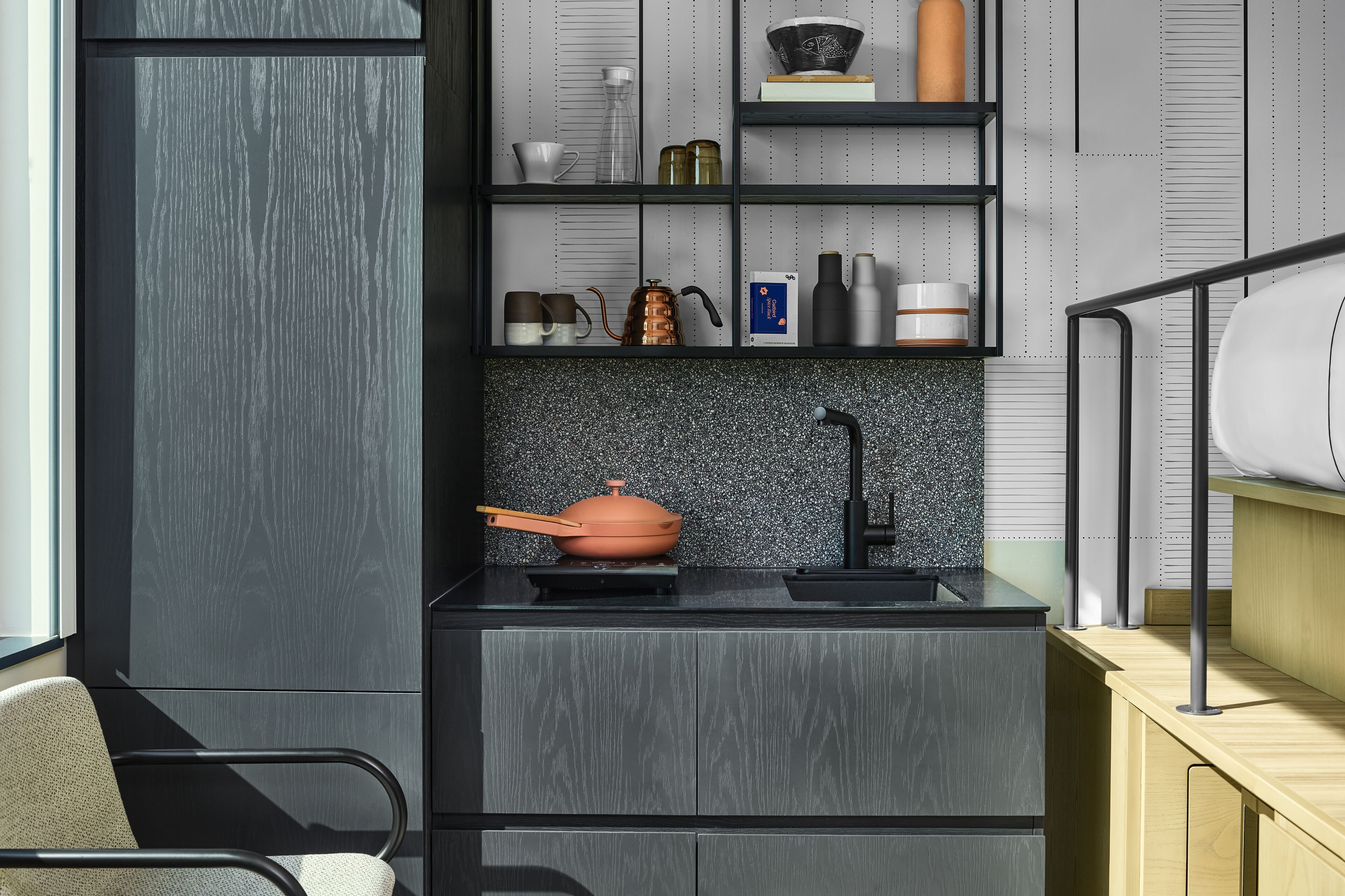 full-sized fridge, microwave, oven, stovetop