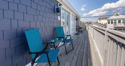 Odysea: Hampton Beach Getaway – Seafood, Music & Waves Await!