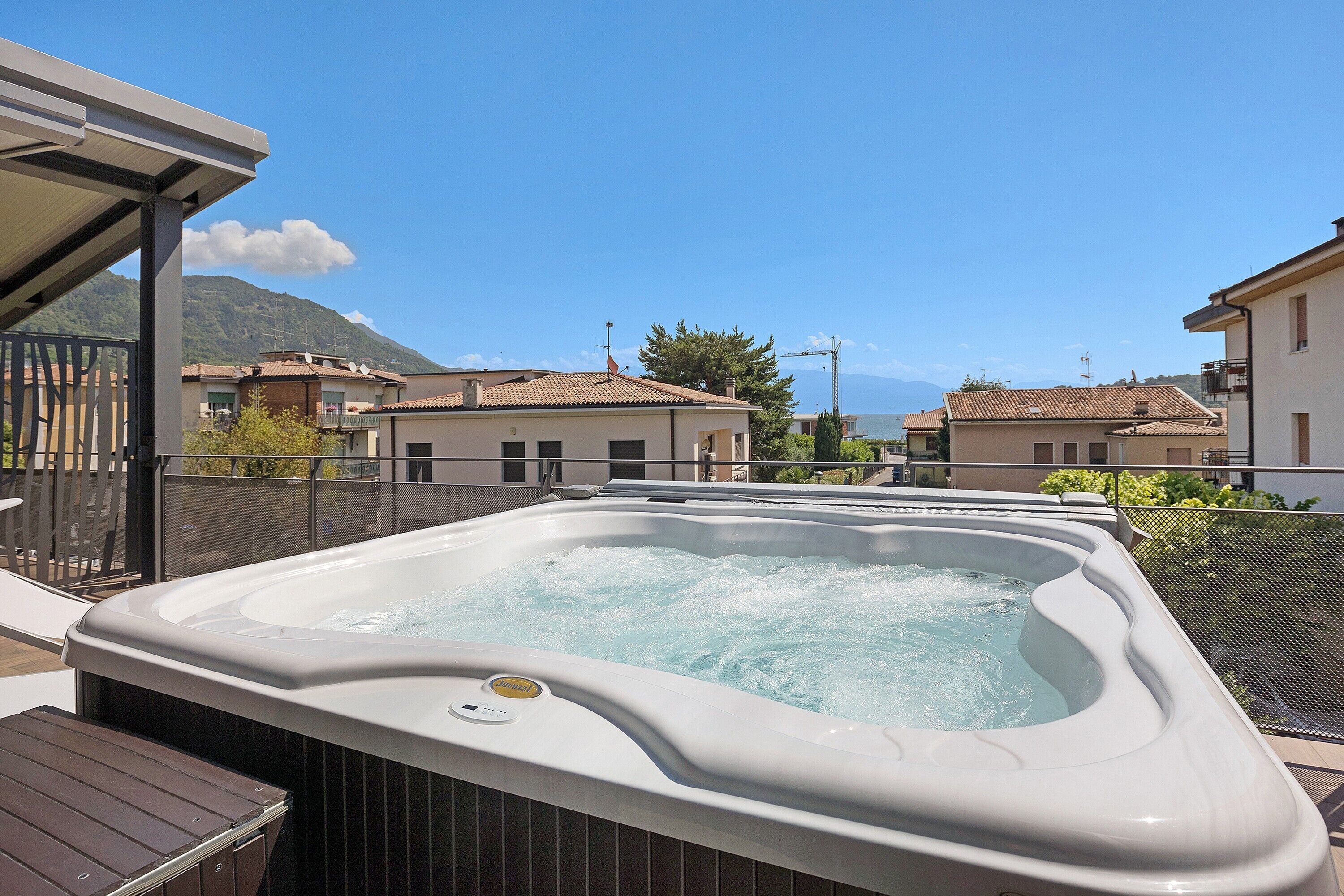 Baignoire à remous extérieure