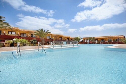 Apartment "Casa Raquel 1" with Sea View, Pool, Wi-Fi & Terrace