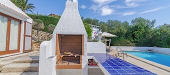 Vacation Villa "Villa Diani" with Pool, Wi-Fi, Garden & Terrace