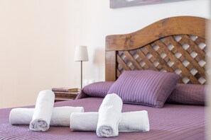 4 bedrooms, iron/ironing board, free WiFi, bed sheets
