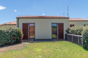 Exterior - Pet-Friendly Villa Circe with Wi-Fi, Garden & Terrace (Santa Teresa Gallura)