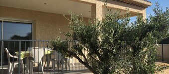 Les Mûriers Ardèche  piscine privée clôturée climatisation espace calme campagne