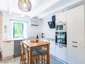 Micro-ondes, four, plaque de cuisson, lave-vaisselle