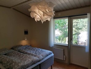 2 Schlafzimmer, Reisekinderbett, kostenloses WLAN, Bettwäsche