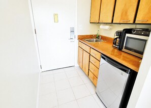 Fridge, microwave, stovetop, coffee/tea maker - "STEPS TO THE WAIKIKI BEACH WITH OCEAN VIEW" (Honolulu)