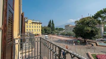 Family Apartment, Multiple Bedrooms, 2 Bathrooms, Beachside (Residenza Rocca del Lago) | Lake view