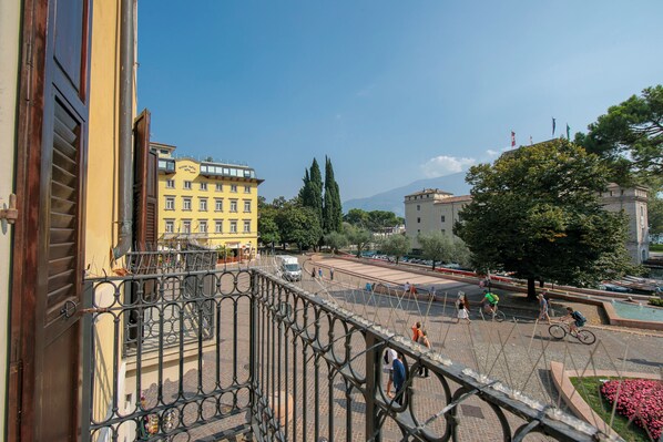 Family Apartment, Multiple Bedrooms, 2 Bathrooms, Beachside (Residenza Rocca del Lago) | Lake view
