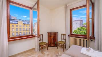 Appartamento familiare, 3 camere da letto, microonde, lato spiaggia (Residenza Rocca del Lago 3) | 3 camere, Wi-Fi
