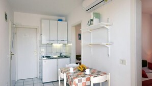 Interior - Apartment 343/39253 (Istria - Poreč), 750m from the beach (Poreč)