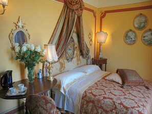 7 Schlafzimmer, Bügeleisen/Bügelbrett, WLAN