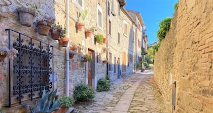 Stone house villa with Spa in Cortona