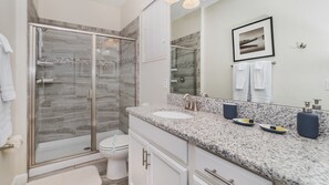 Combined shower/tub, hair dryer, towels, toilet paper - Lake View/Private pool and Spa/3 miles to Disney/Inc Resort Amenities/Wifi (Bay Lake)