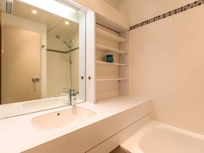 Bathroom - Valmorel - 2-room apt for 5, ski-in/ski-out, near shops (Valmorel)