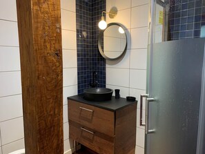 Shower, towels, toilet paper