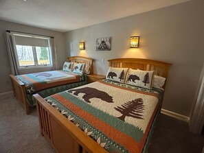 2 bedrooms, iron/ironing board, free Internet, bed sheets - Relax and feel at home in this completely renovated vacation condo at the Nordic (Lincoln)