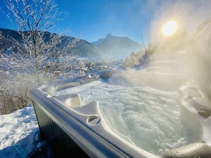 Outdoor spa tub - Chalet Avec vue Imprenable (Morzine)