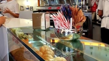 Tägliches inbegriffenes nach Wunsch zubereitetes Frühstück