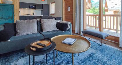 Stunning 3* duplex chalet with hotel services, ski-in/ski-out, parking, wifi