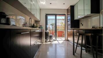 Fridge, microwave, oven, stovetop