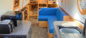 Smoke (Rowington Narrowboats)