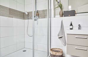 Lägenhet Grand (incl. 192 Euro Cleaning Fee) | Badrum | Dusch och regndusch