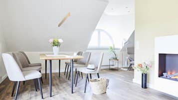 Apartemen Grand (incl. 192 Euro Cleaning Fee) | Makan di kamar