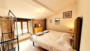 2 chambres, fer et planche Ă repasser, Wi-Fi, draps fournis