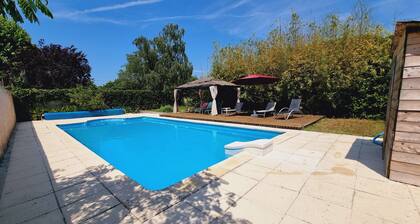 4 bedroom house with private pool