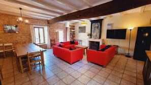 TV, fireplace, DVD player