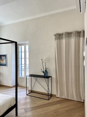 3 camere, ferro/asse da stiro, Wi-Fi gratuito, lenzuola