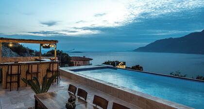 GÜMÜŞ YAZAR HOTEL