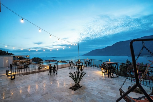 GÜMÜŞ YAZAR HOTEL