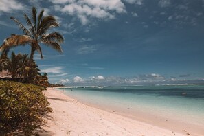 Beach nearby, sun-loungers, beach towels - Marguery Villas - Villa Superior (Rivière Noire)