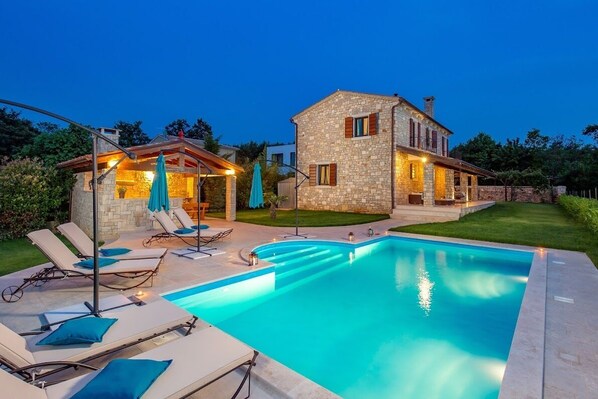 Outdoor pool - Villa Lavantina (Pusti)