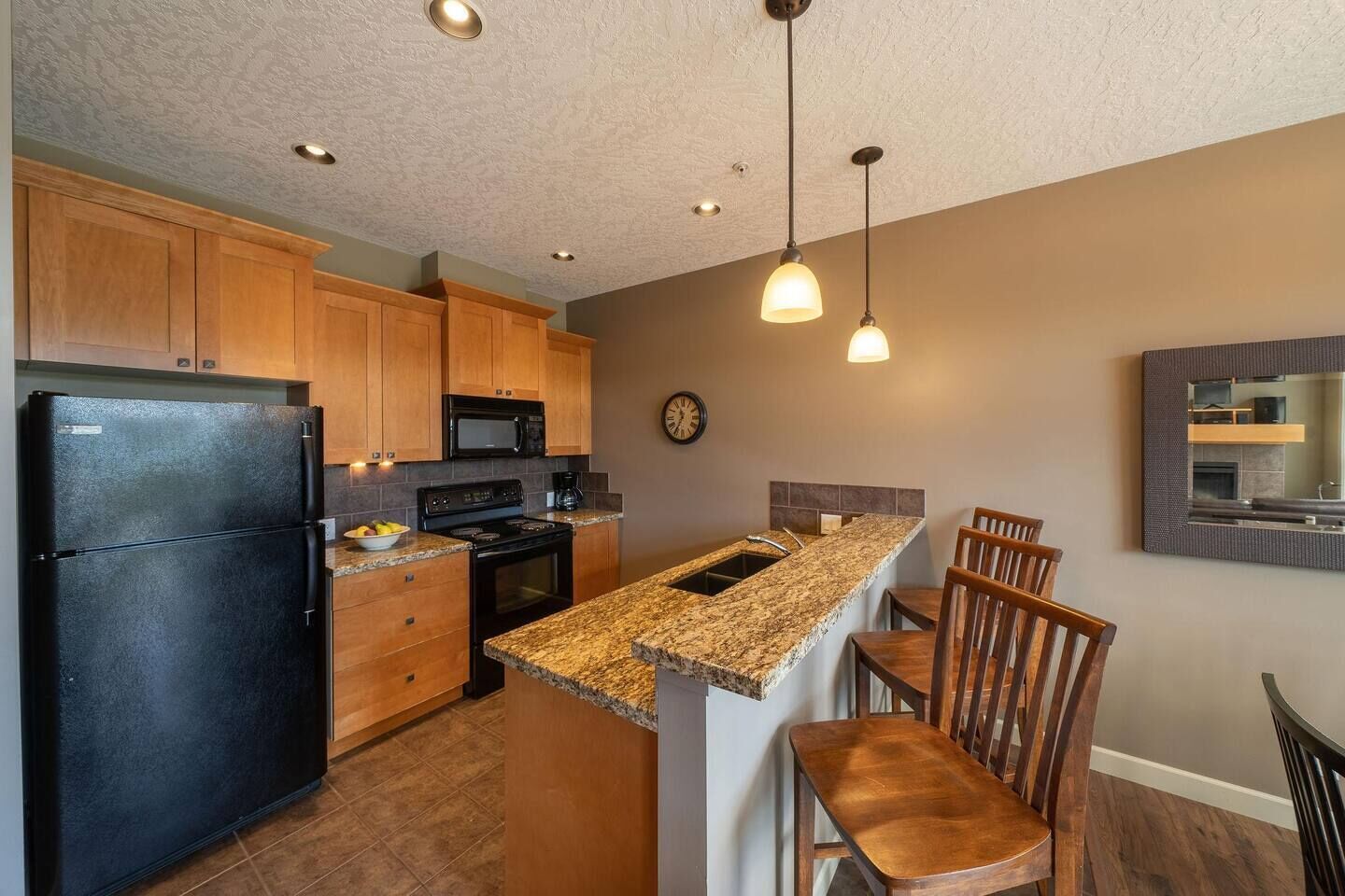 冰箱、微波炉、烤箱、炉灶