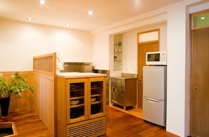 Fridge, microwave, stovetop, cookware/dishes/utensils