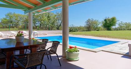 Holiday Home Gimino - Two Bedroom Holiday Home with Pool