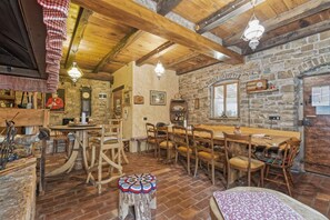 Dining - Casa Mira - Two Bedroom Holiday Home with Pool (Pazin)