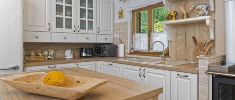 Kühlschrank, Ofen, Herdplatte, Geschirrspüler