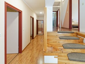 Interior - Holiday Home Brajdice - Five Bedroom Holiday Home with Pool (Cerovlje)