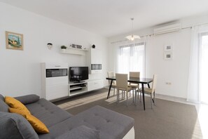 TV - Apartment Beautiful Garden (Porec)