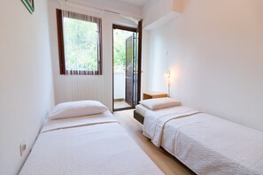 2 bedrooms, iron/ironing board, WiFi, bed sheets - Apartment Beautiful Garden (Porec)