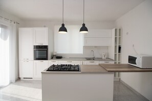 Fridge, microwave, oven, stovetop - Apartment Beautiful Garden (Porec)